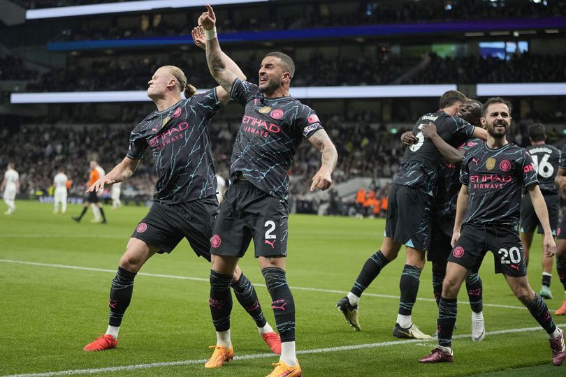 Man City di Ambang Juara Lagi, Fans Arsenal Mewek Berjamaah: Jagain Trofi Orang Terus, Tetap Ngarep Keajaiban