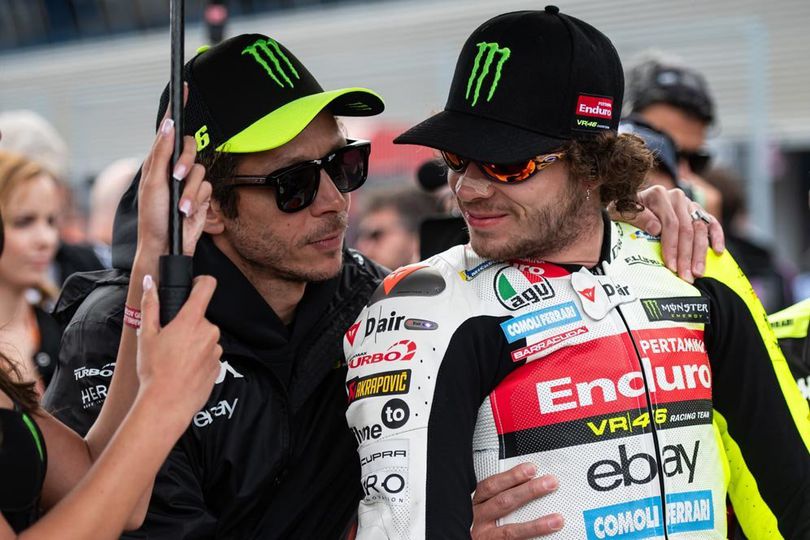 Valentino Rossi Merasa Tanggung Jawab Soal Karier Marco Bezzecchi: Dia Punya Potensi Besar