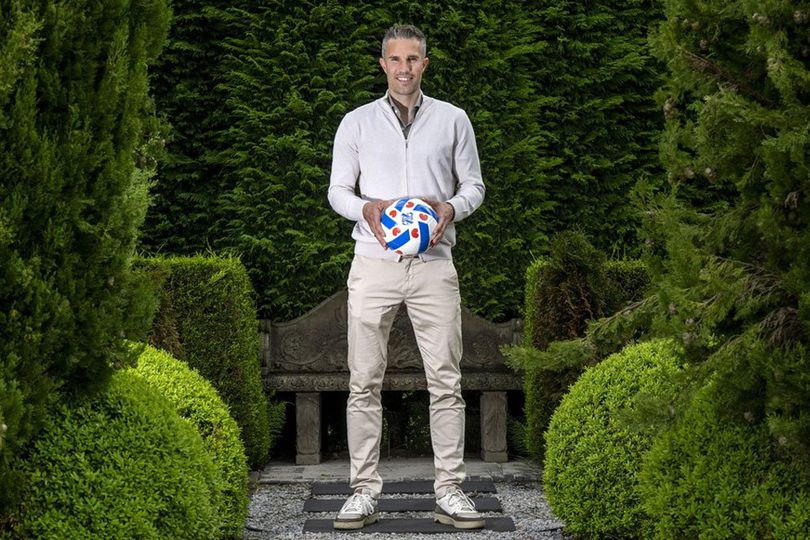 Resmi! Robin van Persie Latih Klub Eredivisie di Musim 2024/2025