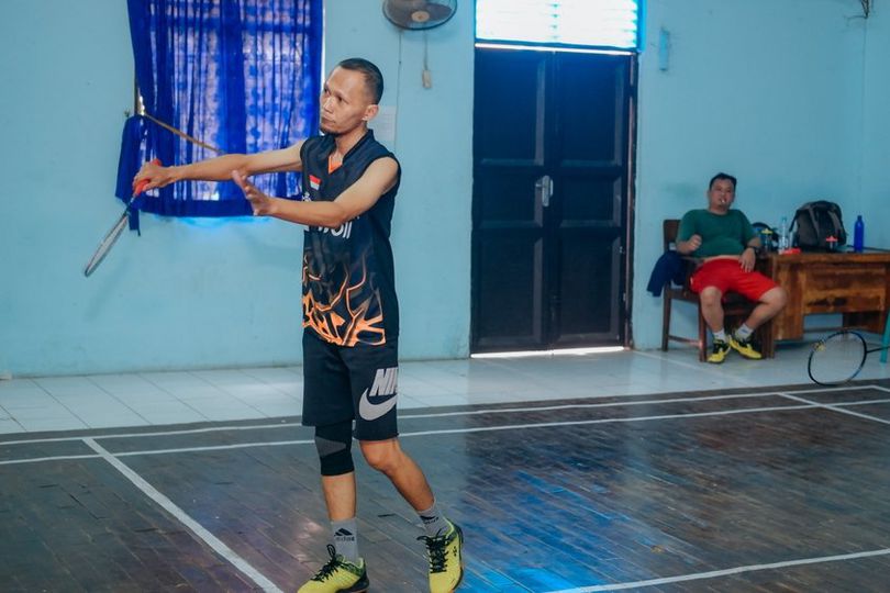Cara Melakukan Servis Forehand dalam Bulu Tangkis, Kamu Harus Tahu!