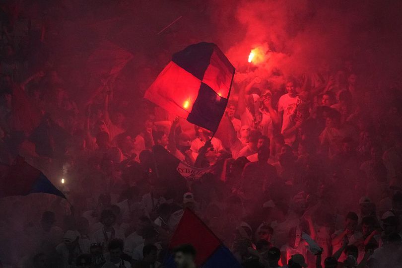 Kisah Pahit Lyon: Dari juara Ligue 1 hingga Degradasi karena Utang Kisah Pahit Lyon: Dari juara Ligue 1 hingga Degradasi karena Utang