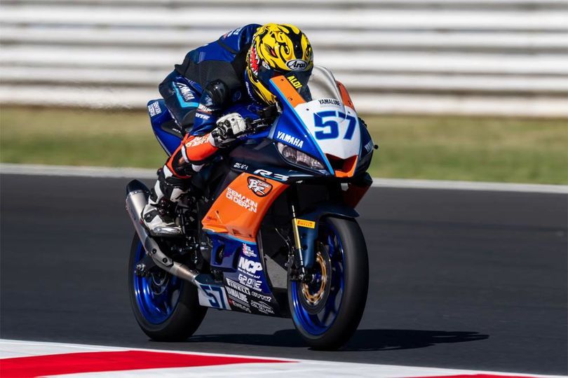 Hasil Race 2 WorldSSP300 Portugal 2024: Mirko Gennai Menang Lagi, Aldi Satya Mahendra Finis Ke-8