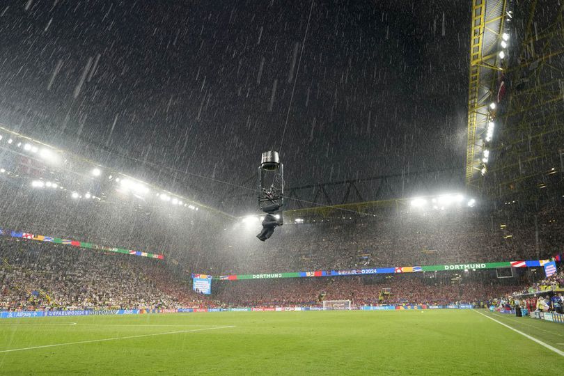 Petir dan Hujan Lebat! Laga Jerman vs Denmark di Euro 2024 Dihentikan Sementara Petir dan Hujan Lebat! Laga Jerman vs Denmark di Euro 2024 Dihentikan Sementara