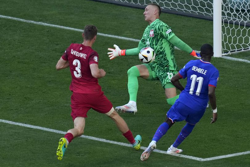 Man of the Match Prancis vs Polandia: Lukasz Skorupski