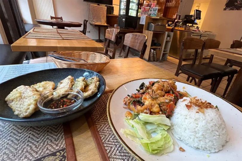 Liputan Euro 2024: Hunting Makanan Indonesia di Jerman, Dapat Ayam Geprek di Restoran Thailand, Ownernya dari Jakarta Liputan Euro 2024: Hunting Makanan Indonesia di Jerman, Dapat Ayam Geprek di Restoran Thailand, Ownernya dari Jakarta