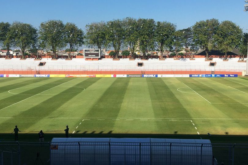 Gelora 10 November Surabaya, Stadion Bersejarah dengan Kearifan Lokal Pohon Besar di Tengah Tribune