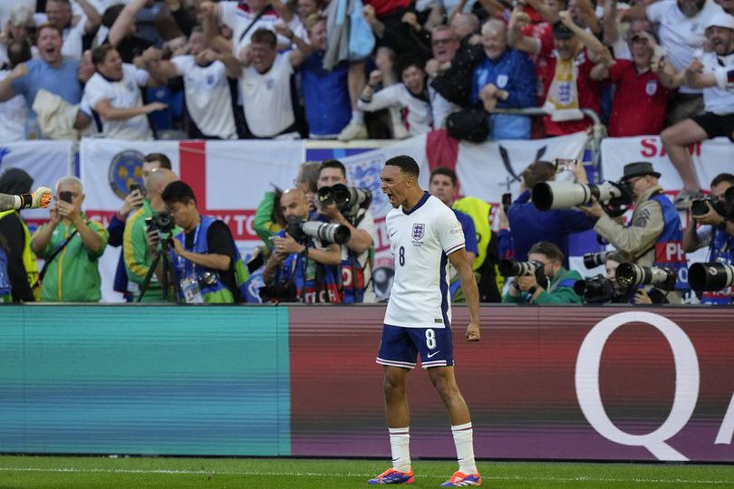 Luapan Kebahagiaan Trent Alexander-Arnold: Menang!