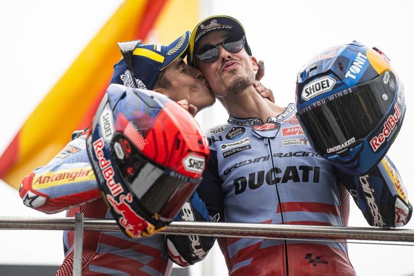 Marc dan Alex Marquez: Nggak Menang Nggak Masalah, yang Penting Podium Bareng!