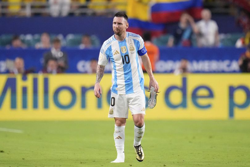 Dua Wajah Messi di Final Copa America 2024: Menangis, 54 Menit Kemudian Tertawa Dua Wajah Messi di Final Copa America 2024: Menangis, 54 Menit Kemudian Tertawa