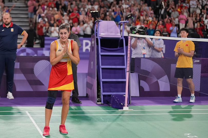 Heroik! Tangis Carolina Marin Disambut Standing Ovation, Fans Lawan Juga Ikut Apresiasi