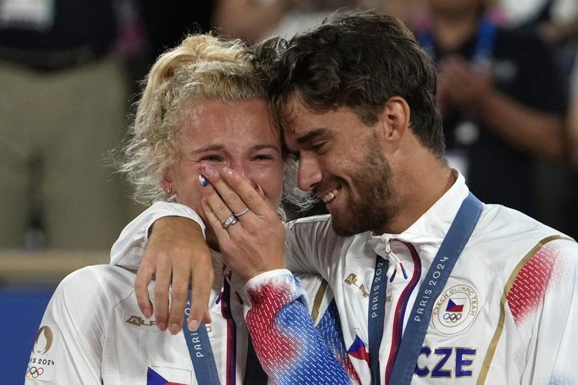 Katerina Siniakova/Tomas Machac, Duet Petenis Ceko yang Raih Emas Bareng Usai Putus Sebelum Olimpiade Paris 2024