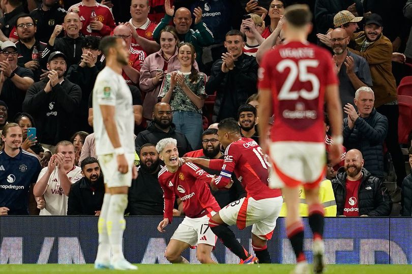 Rekap Hasil Carabao Cup Tadi Malam: MU Pesta 7 Gol, Klub Elkan Baggott Gugur