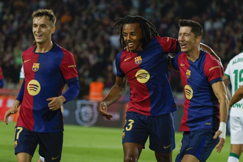 Kurangi Kesalahan Sendiri, PR dari Hansi Flick untuk Skuad Barcelona