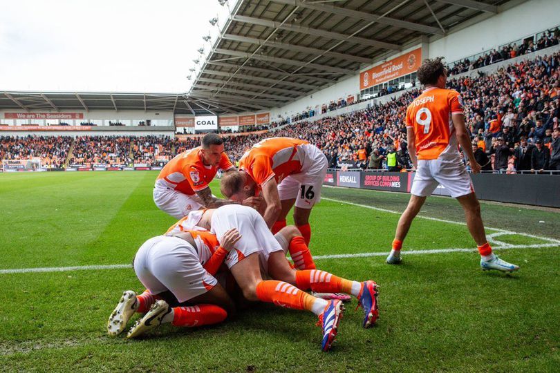Elkan Baggott Cedera, Blackpool FC Menang 2-1 Lawan Exeter City di League One