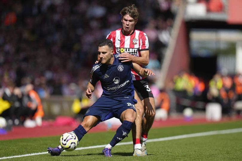 Wow! Real Madrid Inginkan Bek Manchester United Ini? Wow! Real Madrid Inginkan Bek Manchester United Ini?