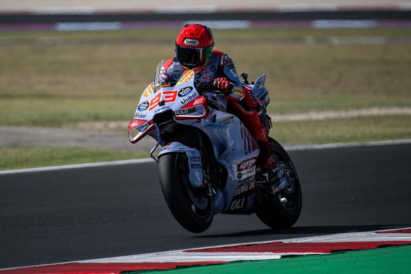 Motor Marc Marquez Terbakar di MotoGP Mandalika 2024, Marshal jadi Sasaran Kritik Motor Marc Marquez Terbakar di MotoGP Mandalika 2024, Marshal jadi Sasaran Kritik