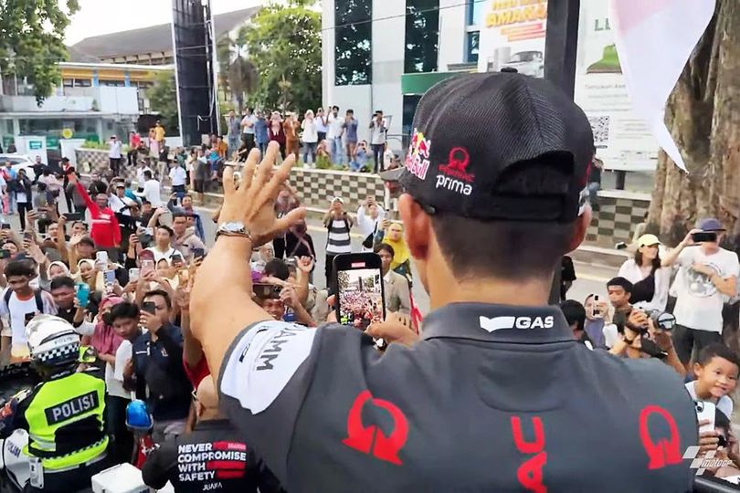 Emosional, Jorge Martin Sebut Fans MotoGP Indonesia Lebih 'Gila' Ketimbang Fans Eropa Emosional, Jorge Martin Sebut Fans MotoGP Indonesia Lebih 'Gila' Ketimbang Fans Eropa