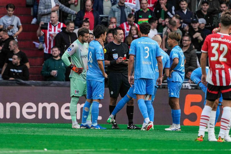 NEC Nijmegen Kalah Lawan PSV Eindhoven: Calvin Verdonk Main Penuh, Pemain Jepang Kena Kartu Merah