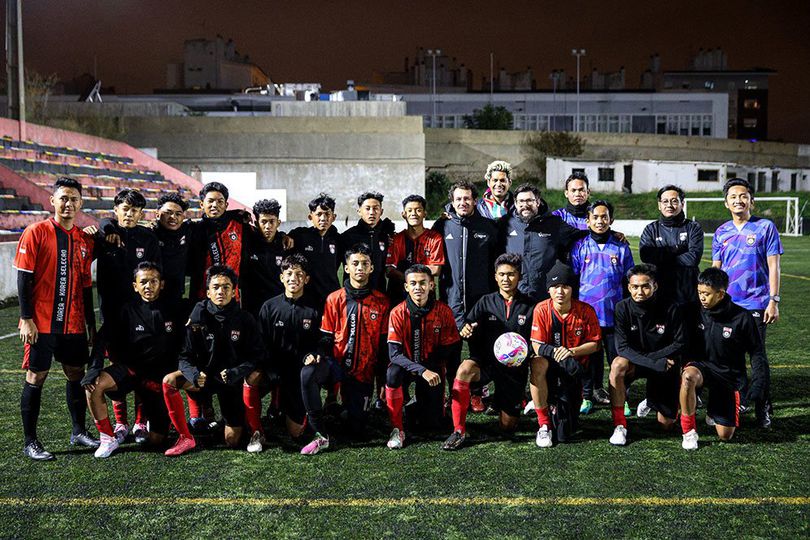 Tim Korea-Korea Selecao Berlatih di Dinginnya Malam Portugal