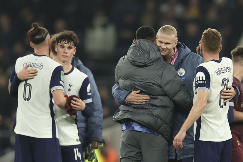 Viral! Pemain Man City dan Pep Guardiola Tertawa Lepas saat Kalah Lawan Tottenham di Carabao Cup Viral! Pemain Man City dan Pep Guardiola Tertawa Lepas saat Kalah Lawan Tottenham di Carabao Cup