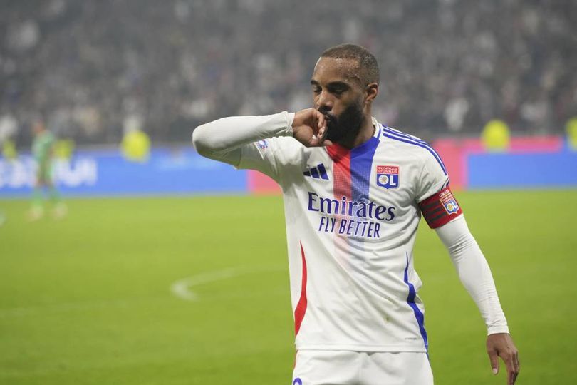 Apes! Rumah Alexandre Lacazette Dibobol Maling Saat Laga Perpisahan Bersama Lyon Apes! Rumah Alexandre Lacazette Dibobol Maling Saat Laga Perpisahan Bersama Lyon