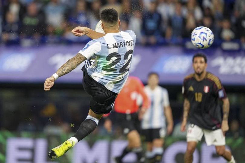 Cetak Gol ke Gawang Peru, Lautaro Martinez Kini Setara Diego Maradona Cetak Gol ke Gawang Peru, Lautaro Martinez Kini Setara Diego Maradona