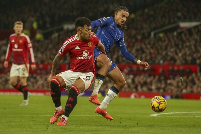MU Vs Chelsea: Lisandro Martinez Beruntung Tak Dapat Kartu Merah