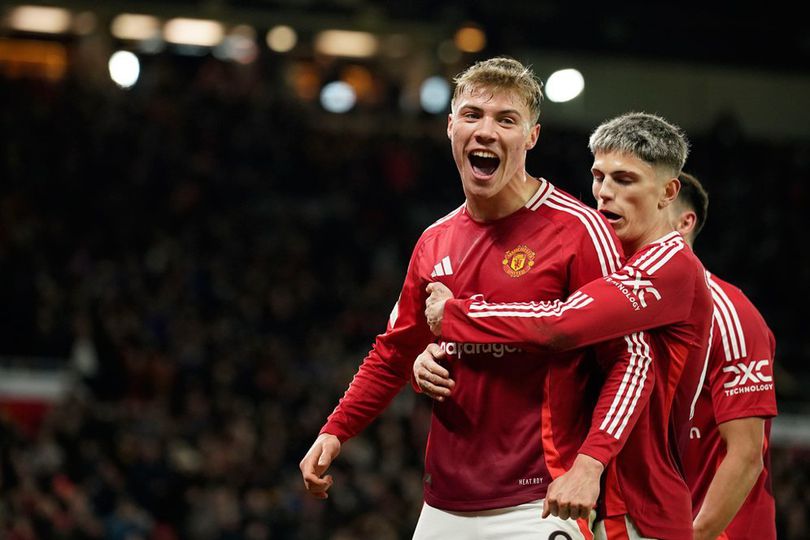 Hojlund dan Zirkzee Belum Siap, MU Diminta Datangkan Striker Berpengalaman