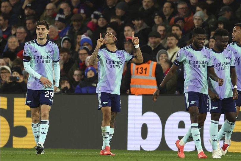 Babat Habis Crystal Palace, Paul Merson Sanjung Habis Arsenal
