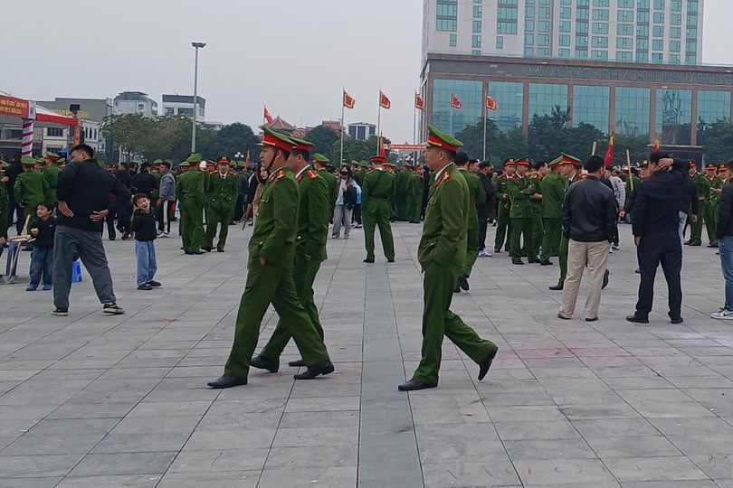 Laporan Piala AFF 2024 dari Vietnam: Melihat Parade Militer di Depan Hotel Timnas Indonesia Menginap Laporan Piala AFF 2024 dari Vietnam: Melihat Parade Militer di Depan Hotel Timnas Indonesia Menginap