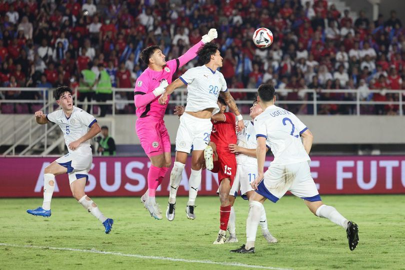  7 Tahun Lalu Gawangnya 7 Kali Dibobol Timnas Indonesia, Kini Jadi Pahlawan Filipina di Piala AFF 2024