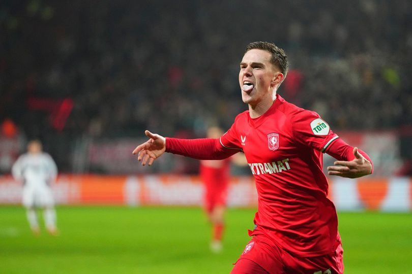 Mees Hilgers Cuma di Bench, Twente Bungkam Besiktas Asuhan Solskjaer 1-0 dan Lolos ke Playoff Knock Out Liga Europa