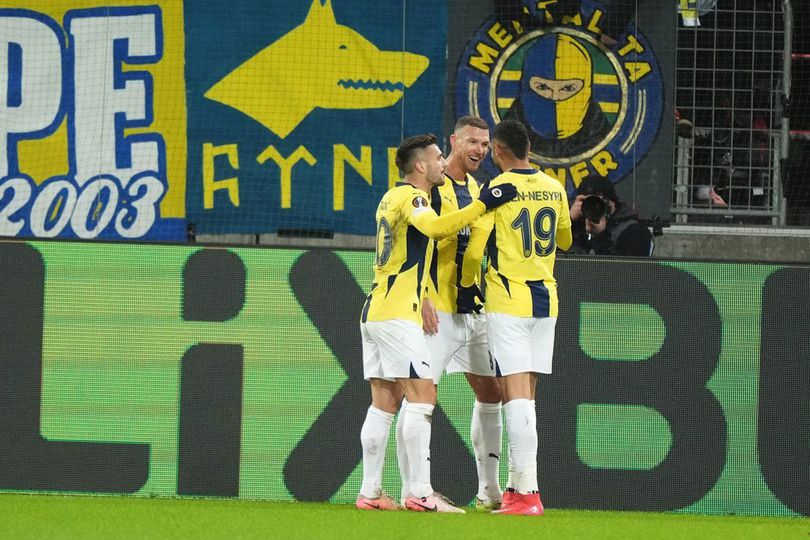 Jose Mourinho Absen Karena Sanksi, Fenerbahce Imbang 2-2 Lawan Midtjylland, Beruntung Masih Lolos Playoff Liga Europa