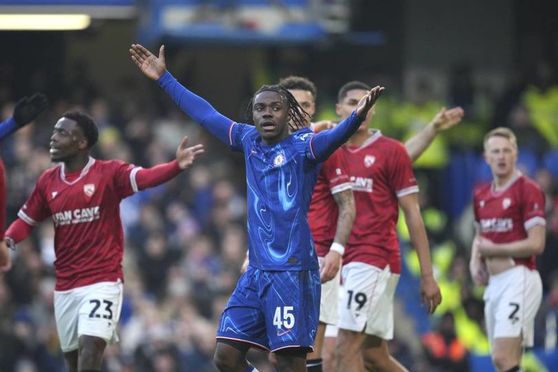 Alamak! Romeo Lavia Cedera (Lagi) Alamak! Romeo Lavia Cedera (Lagi)