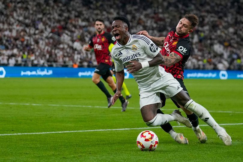 Real Madrid vs Mallorca: Raul Asencio Kirim Kiss Bye ke Pablo Maffeo Usai Terlibat Keributan
