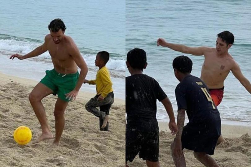 Momen Hangat Para Murid Valentino Rossi Main Sepak Bola Lawan Bocil Mandalika di Pantai Lombok Momen Hangat Para Murid Valentino Rossi Main Sepak Bola Lawan Bocil Mandalika di Pantai Lombok