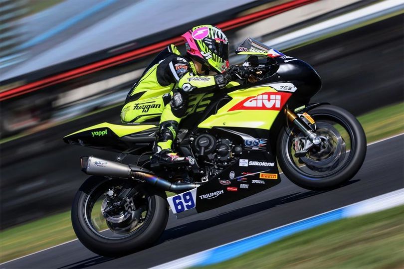 Hasil Race 2 WorldSSP Australia 2025: Tom Booth-Amos Kalahkan Stefano Manzi, Aldi Satya Mahendra Raih Poin