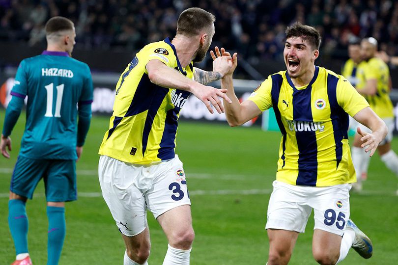 Hasil Anderlecht vs Fenerbahce: Laga Sempat Ditunda 20 Menit, Skor 2-2, Skuad Jose Mourinho ke 16 Besar UEL