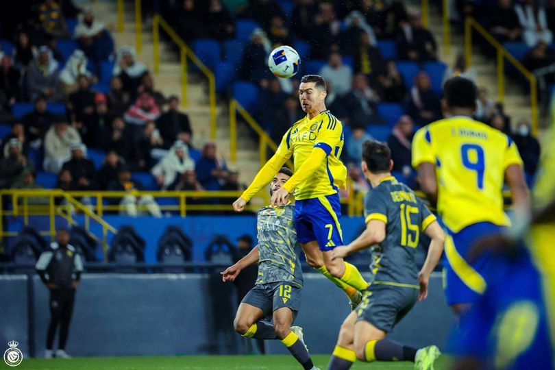Cristiano Ronaldo Menuju Usia 40 Tahun: Sudah Cetak 923 Gol, Bisakah Tembus 1000 Gol Tahun Ini? Cristiano Ronaldo Menuju Usia 40 Tahun: Sudah Cetak 923 Gol, Bisakah Tembus 1000 Gol Tahun Ini?