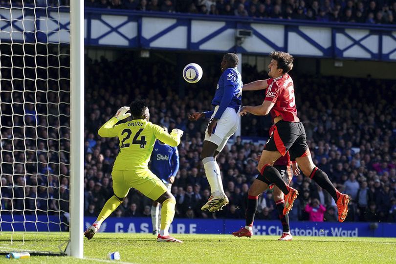 Rapor Pemain MU saat Comeback di laga Menegangkan vs Everton: Hojlund Rating 1!
