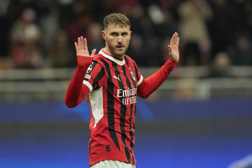 Mahal tapi Mandul: Santiago Gimenez Belum Tunjukkan Tajinya di AC Milan Mahal tapi Mandul: Santiago Gimenez Belum Tunjukkan Tajinya di AC Milan