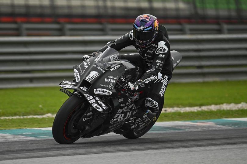 Saling Menyalahkan: Kronologi Cekcok Aprilia vs Michelin Soal Kecelakaan Horor Jorge Martin di Tes Sepang Saling Menyalahkan: Kronologi Cekcok Aprilia vs Michelin Soal Kecelakaan Horor Jorge Martin di Tes Sepang