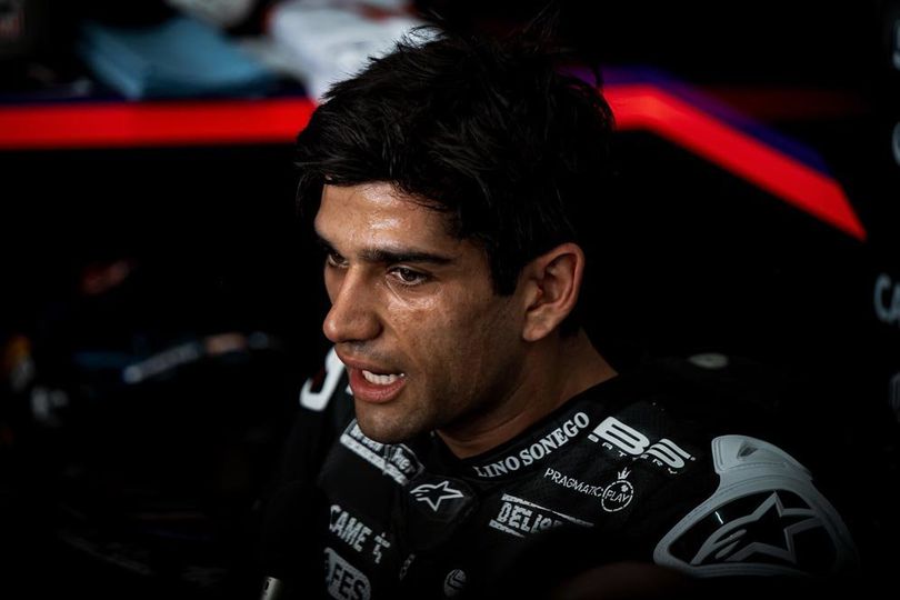 Aprilia Akui 'LDR' Jadi Kendala Komunikasi, Setia Tunggu Jorge Martin Kembali demi Baikan Aprilia Akui 'LDR' Jadi Kendala Komunikasi, Setia Tunggu Jorge Martin Kembali demi Baikan