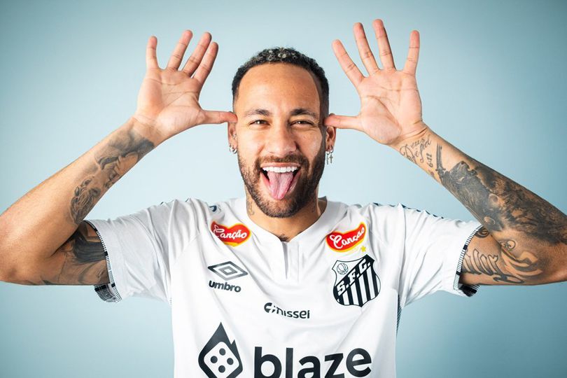 Aksi Kontroversial Neymar: Kartu Merah Usai Nyoba Cetak Gol Pakai Tangan