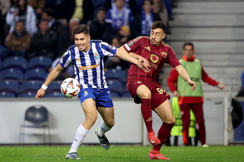 Hasil Porto vs AS Roma: Diwarnai Drama Kartu Merah, Skor Imbang 1-1 Hasil Porto vs AS Roma: Diwarnai Drama Kartu Merah, Skor Imbang 1-1