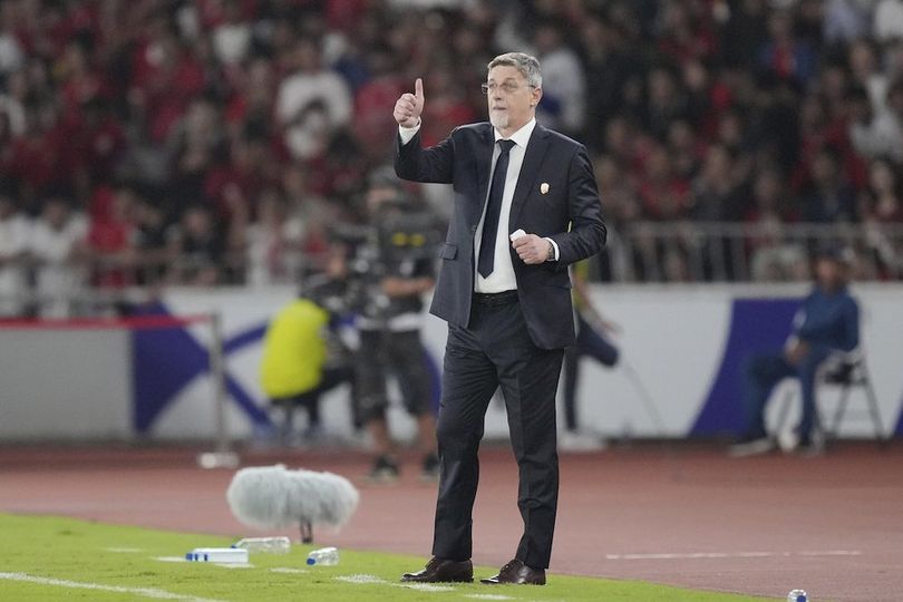 Cerita Pelatih Bahrain: Sebelum Laga Nyinyirin Timnas Indonesia, Usai Laga Nggak Terima Dicemooh Suporter