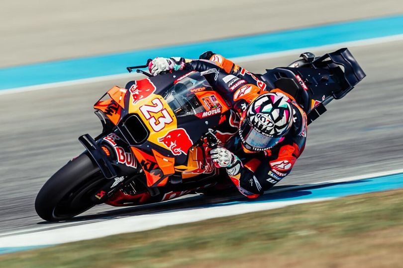 Enea Bastianini Syukuri Hasil Tak Terduga di MotoGP Thailand: Start Ke-20, Finis Ke-9 Pakai KTM Enea Bastianini Syukuri Hasil Tak Terduga di MotoGP Thailand: Start Ke-20, Finis Ke-9 Pakai KTM