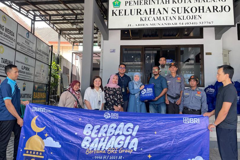 BRI Group Berbagi Bahagia: Ribuan Paket Sembako Menyapa Warga Kota Malang