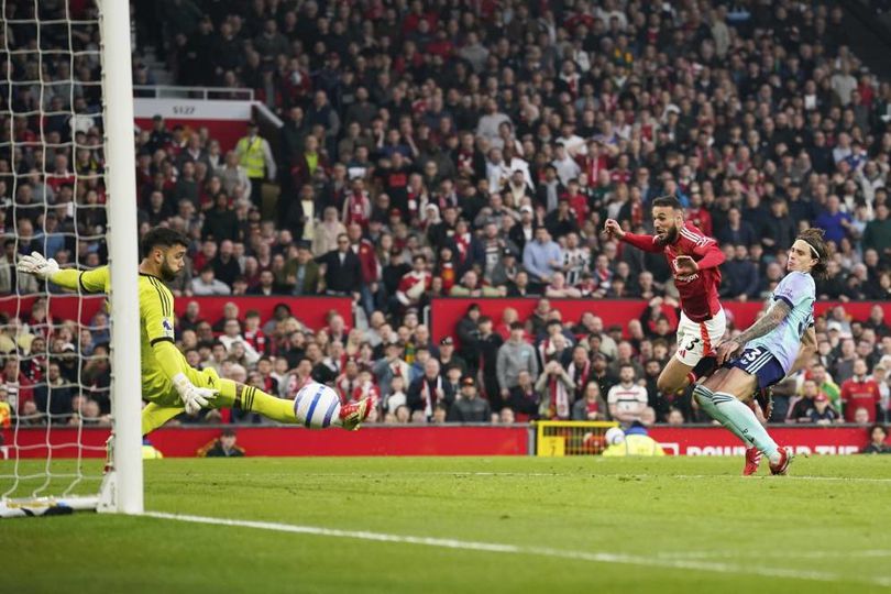 MU vs Arsenal Imbang 1-1: Roy Keane Puji Save Kelas Dunia David Raya