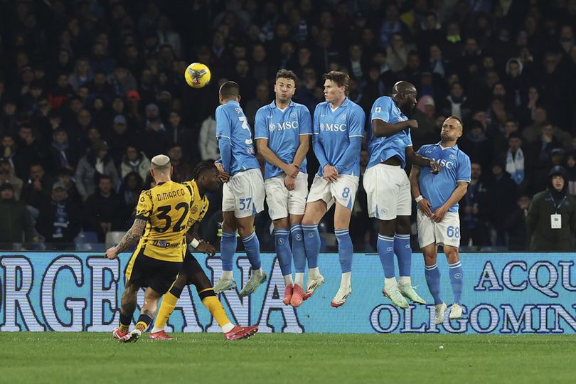 2 Kuda Pacu Persaingan Scudetto Serie A 2024/2025: Inter Milan atau Napoli yang Juara? 2 Kuda Pacu Persaingan Scudetto Serie A 2024/2025: Inter Milan atau Napoli yang Juara?